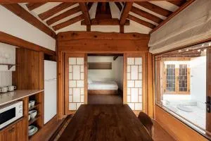 Image 3 of Luxury hanok with private bathtub -SN15