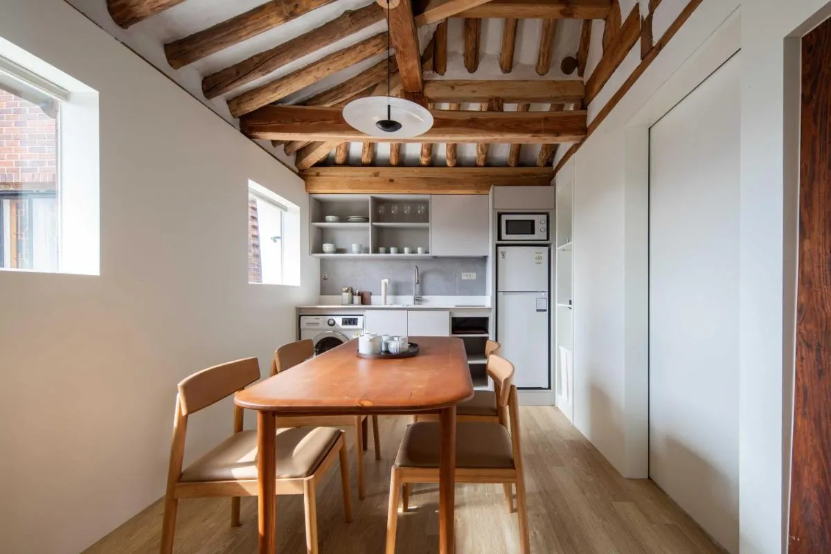 Image 2 of Luxury hanok with private bathtub – SN16