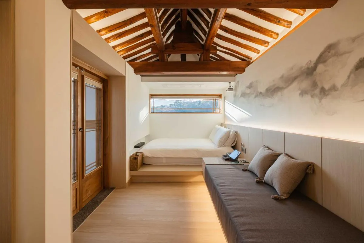 Image 1 of Luxury hanok with private bathtub – SN18