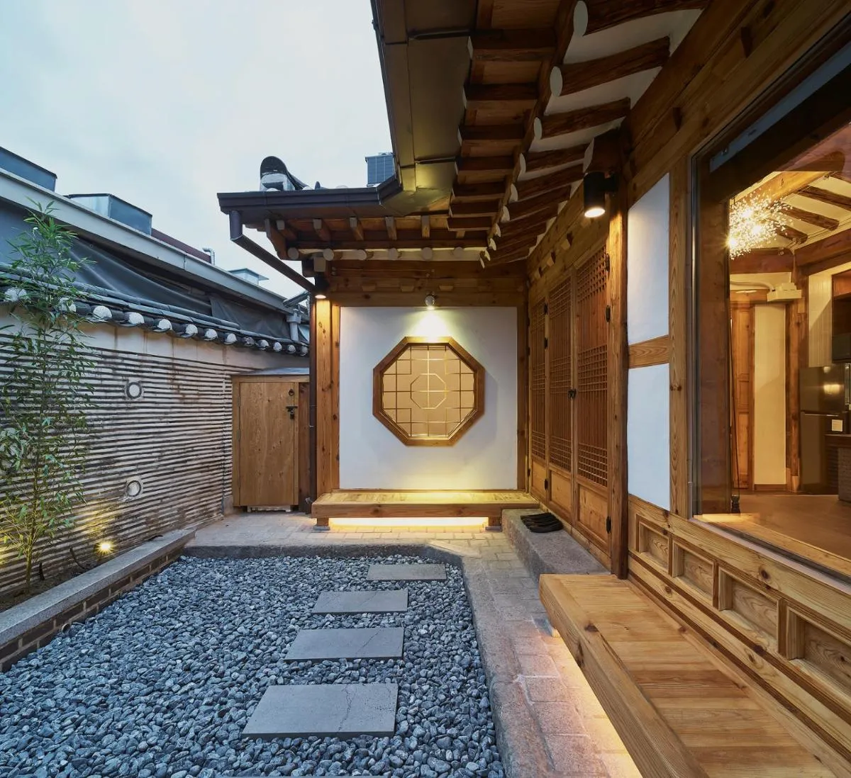 Image 2 of Luxury hanok with private bathtub – SW01