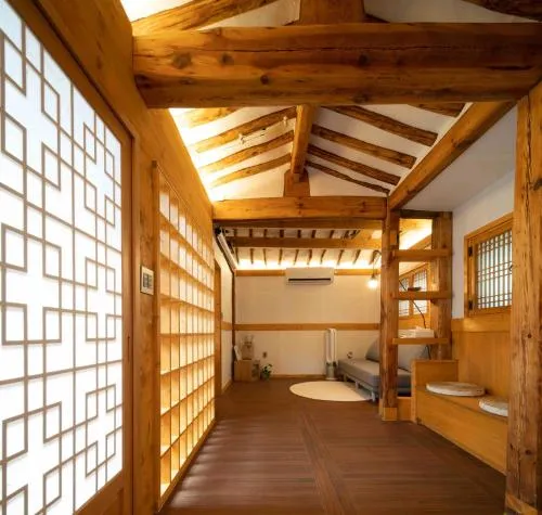 Image 2 of Luxury hanok with private bathtub – SW02