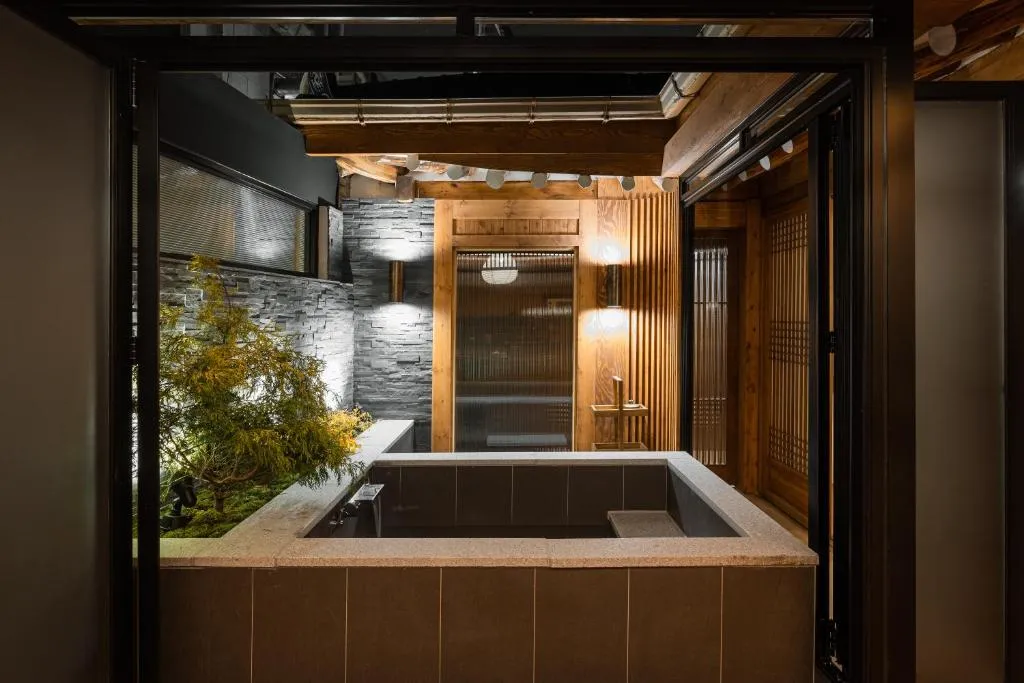 Image of Luxury hanok with private bathtub – SW03