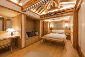 Image 5 of Luxury hanok with private bathtub – SW03