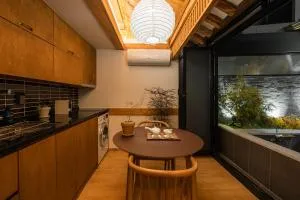 Image 3 of Luxury hanok with private bathtub – SW03