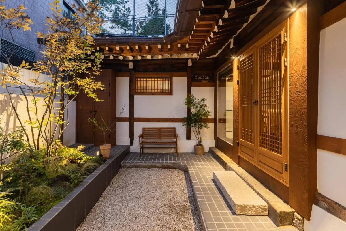 Image 4 of Luxury hanok with private bathtub – SW04