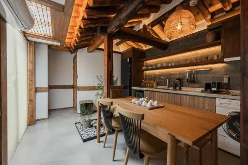 Image 1 of Luxury hanok with private bathtub – SW05