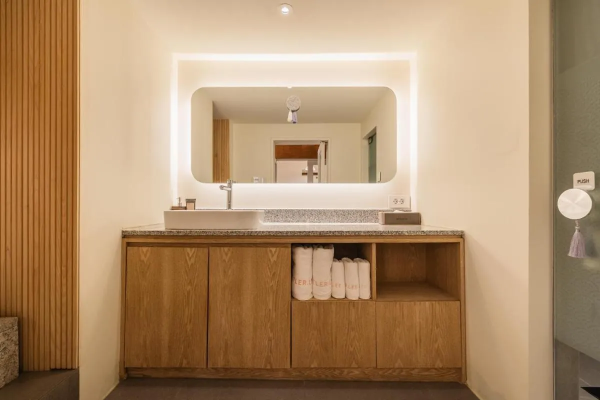 Image 2 of Luxury hanok with private bathtub – SW07
