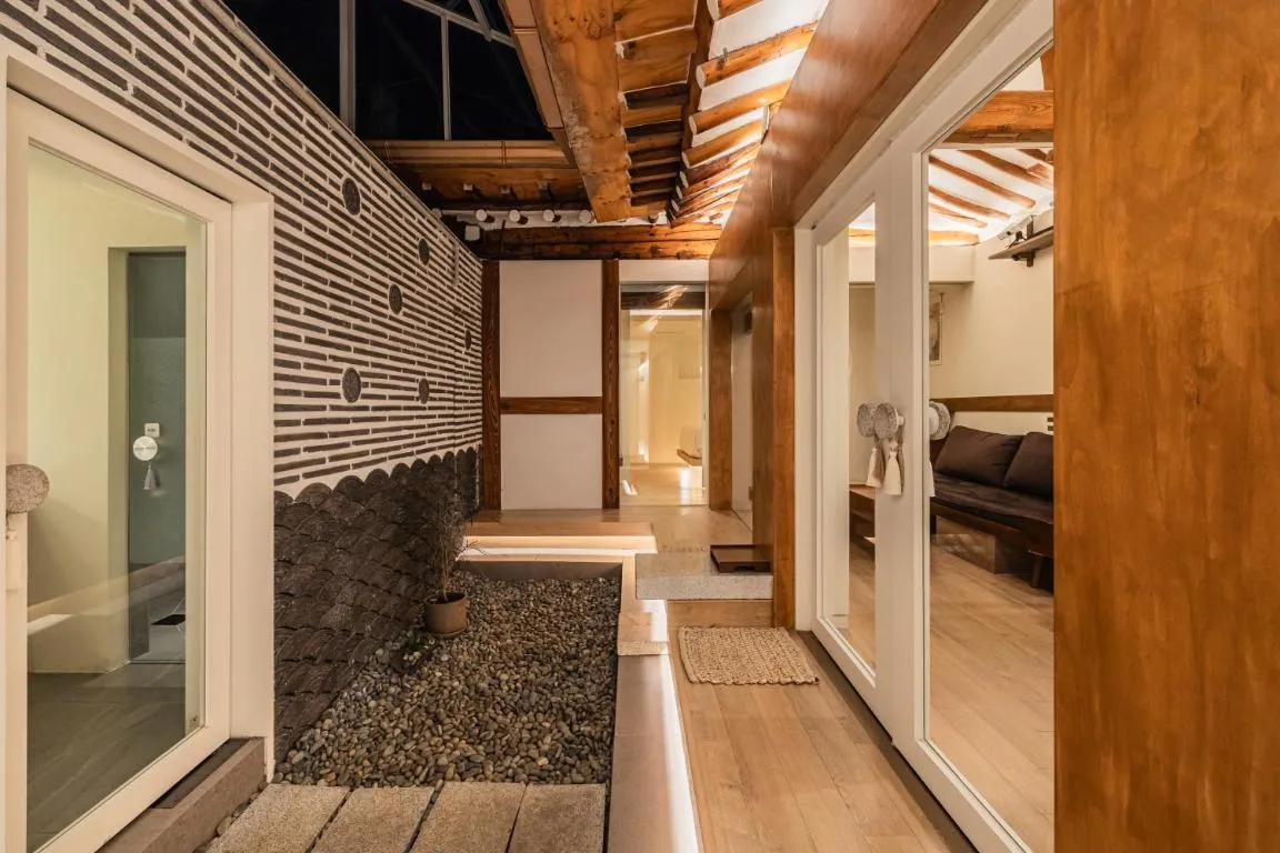 Image of Luxury hanok with private bathtub – SW07