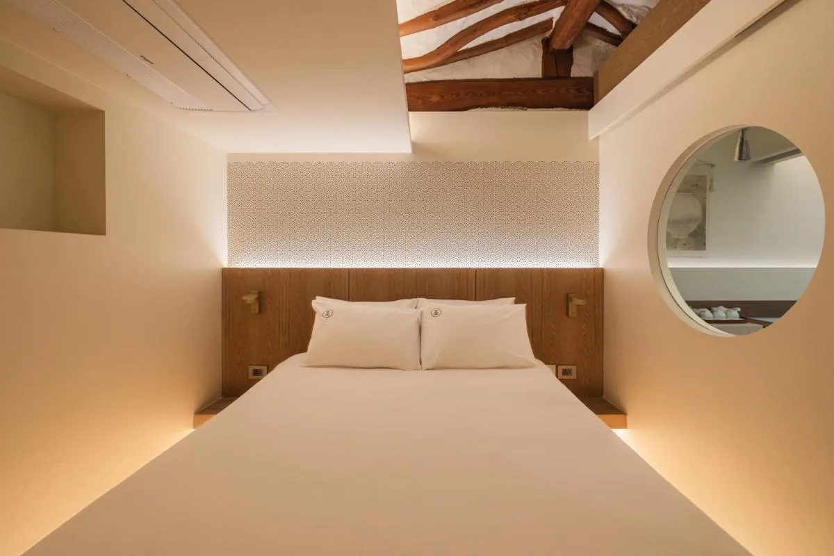 Image 1 of Luxury hanok with private bathtub – SW07