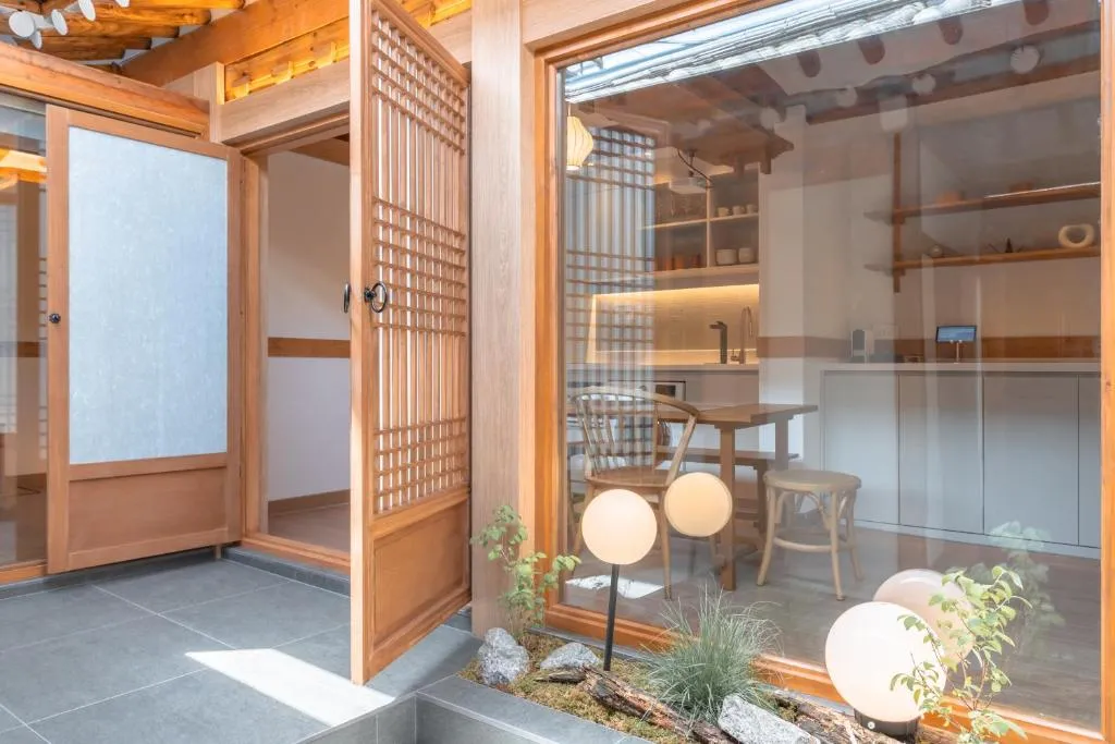 Image of Luxury hanok with private bathtub – SW10