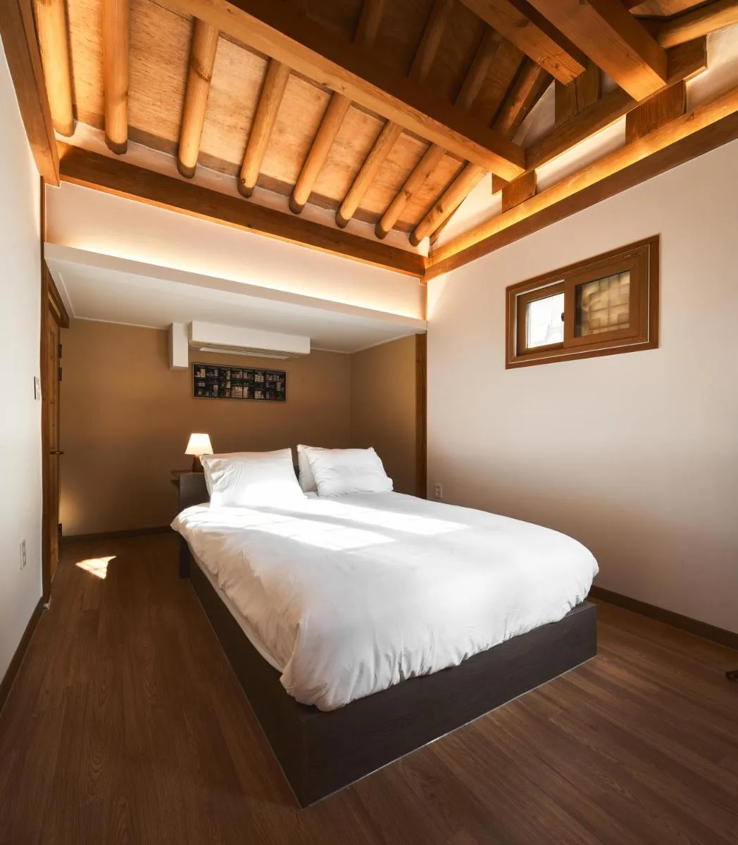 Image 4 of Luxury hanok with private bathtub – SW11
