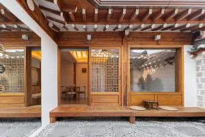 Image 5 of Luxury hanok with private bathtub – SW12