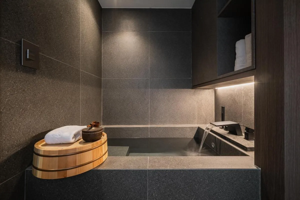 Image 2 of Luxury hanok with private bathtub – SW14