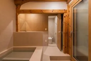 Image 4 of Luxury hanok with private bathtub – SW16
