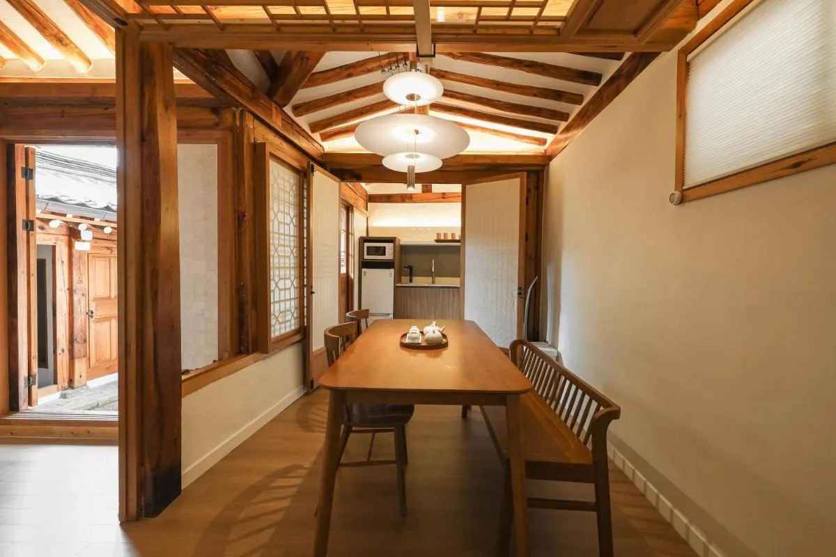 Image 2 of Luxury hanok with private foot bathtub – SN10