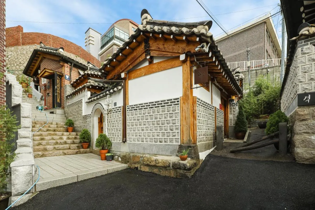 Image 6 of Luxury hanok with private foot bathtub – SN10