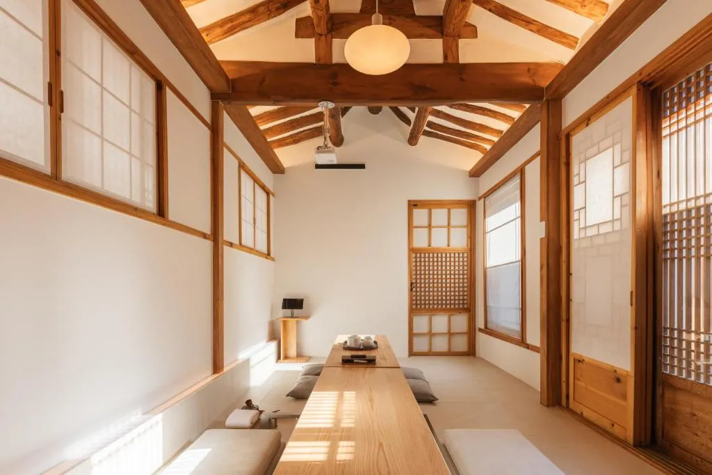 Image of Luxury hanok with private foot bathtub -SN17