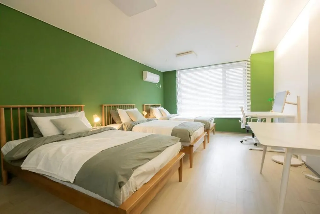 Image 5 of MIRAE_stay 52 New Open [1 Queen + 2 Single beds]