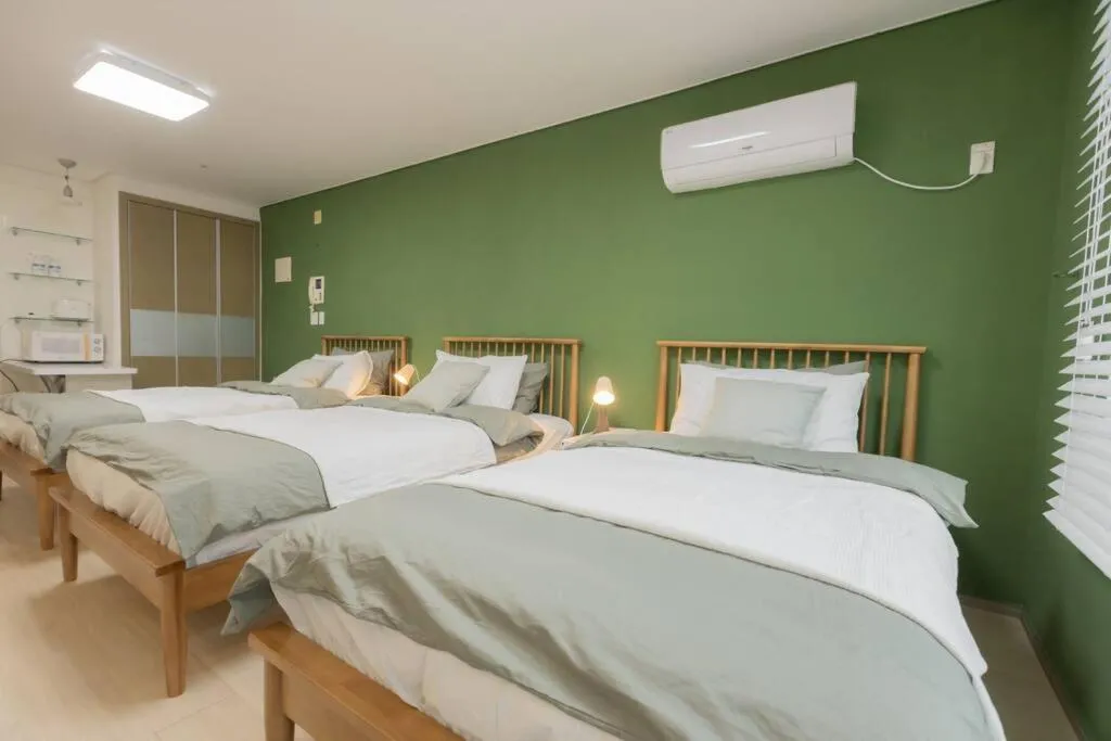 Image 1 of MIRAE_stay 52 New Open [1 Queen + 2 Single beds]