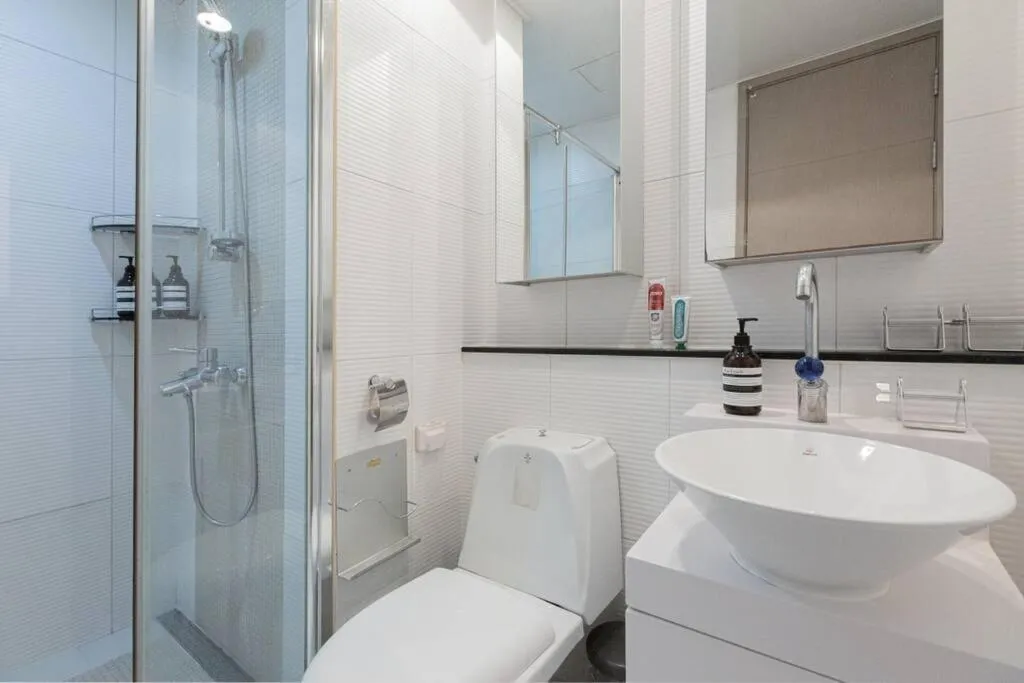 Image 2 of MIRAE_stay 52 New Open [1 Queen + 2 Single beds]