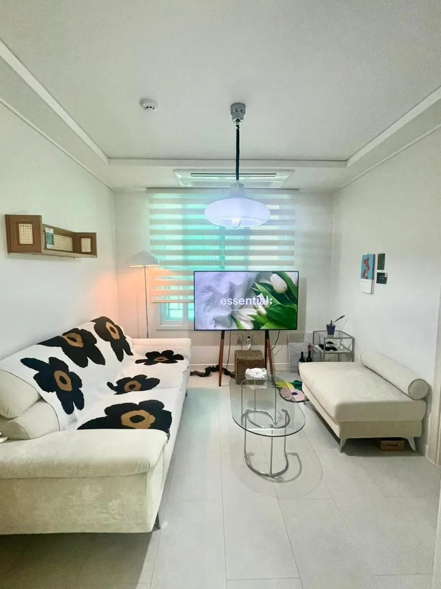 Image 1 of Maison YYY
