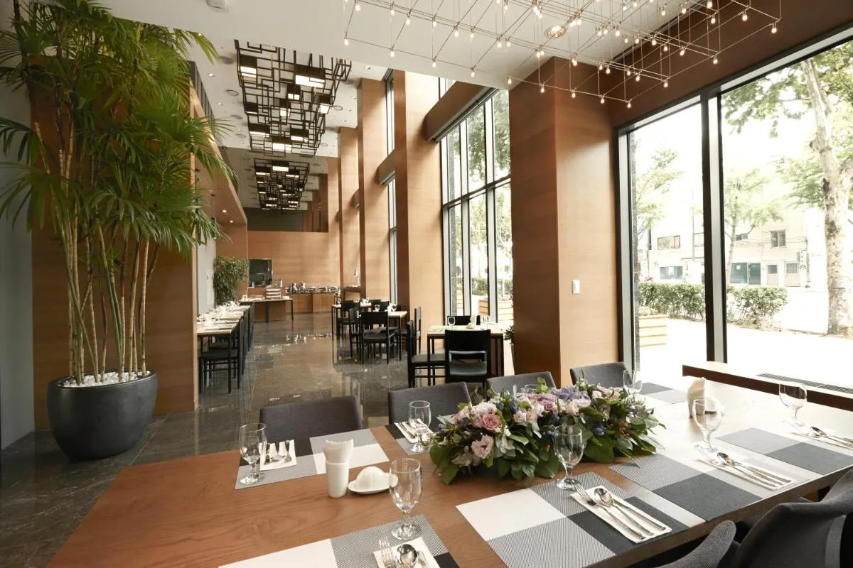 Image 5 of Mayplace Hotel