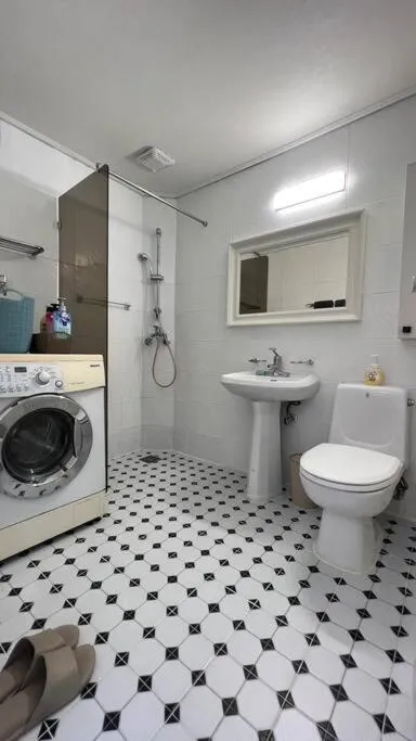 Image 3 of Miumi Duplex House Hong Dae