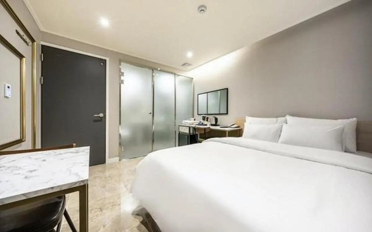 Image 1 of Mnlucky Hotel