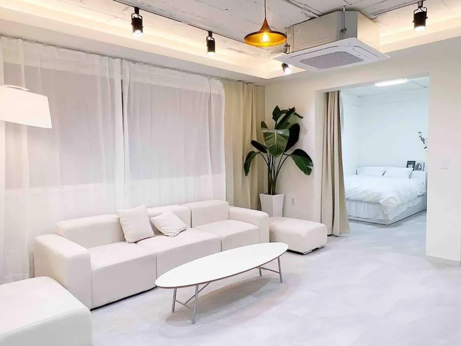Image of Near Hongik University Station Suite Room