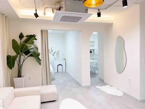 Image 2 of Near Hongik University Station Suite Room