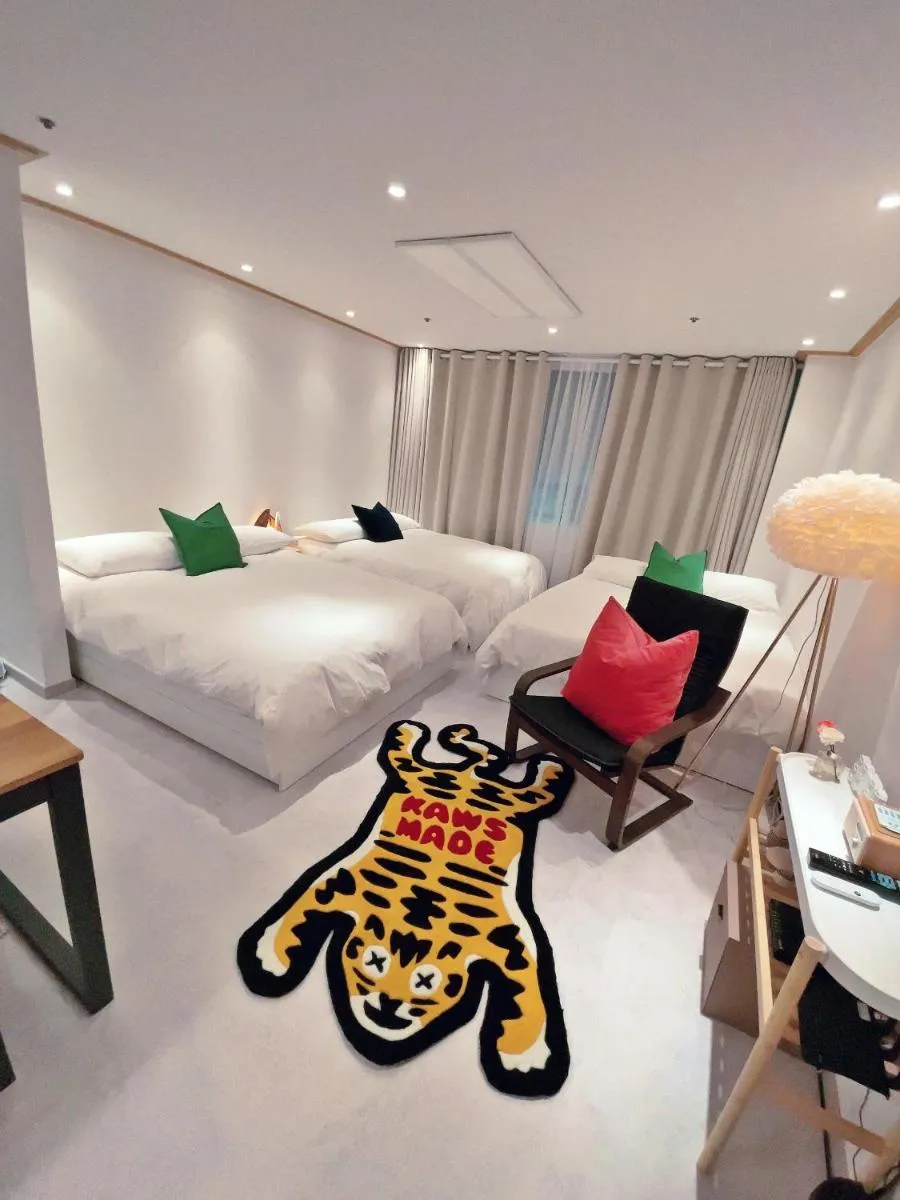 Image 3 of NewOpen Hongdae House