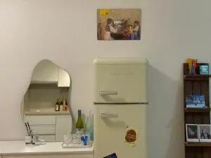 Image 3 of Omok Bridge, 2 room, netflix, youtube