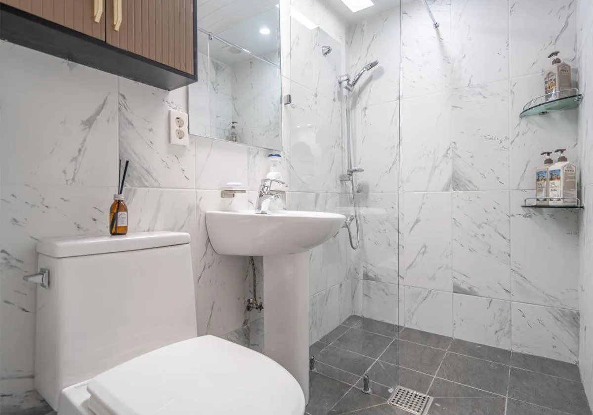 Image 2 of Osondoson Stay-5min to Hapjeong Station, family favorites, 3bed room, large living room
