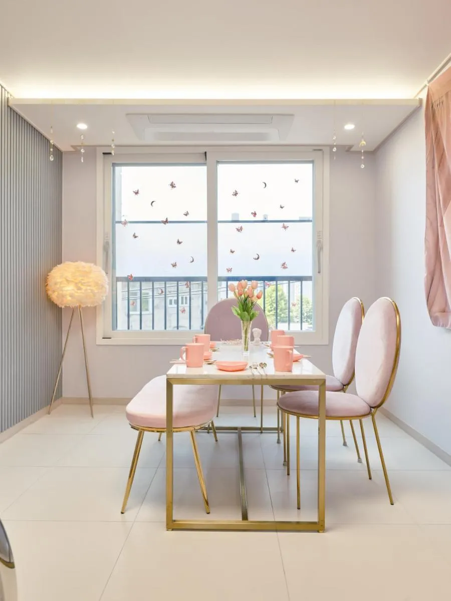 Image 6 of Pink room 4 bedroom
