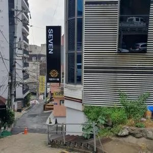 Image 4 of Seven Hostel