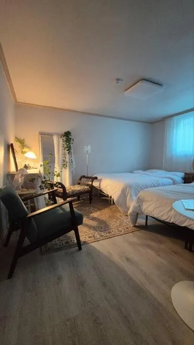 Image 4 of Stay Seongsu