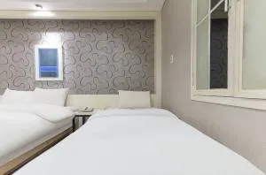 Image 4 of TJ Hotel