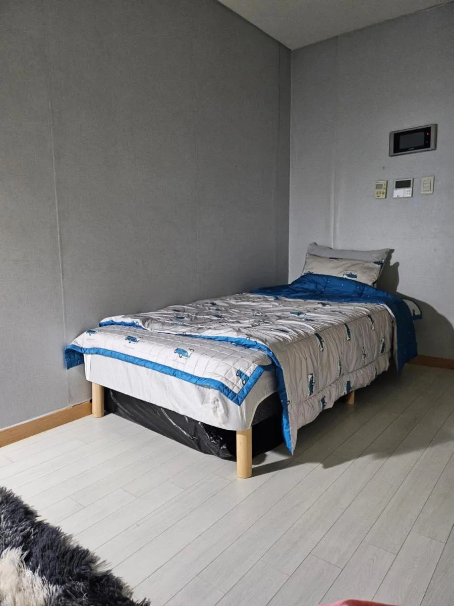 Image 1 of Urban Space Sinnonhyeon