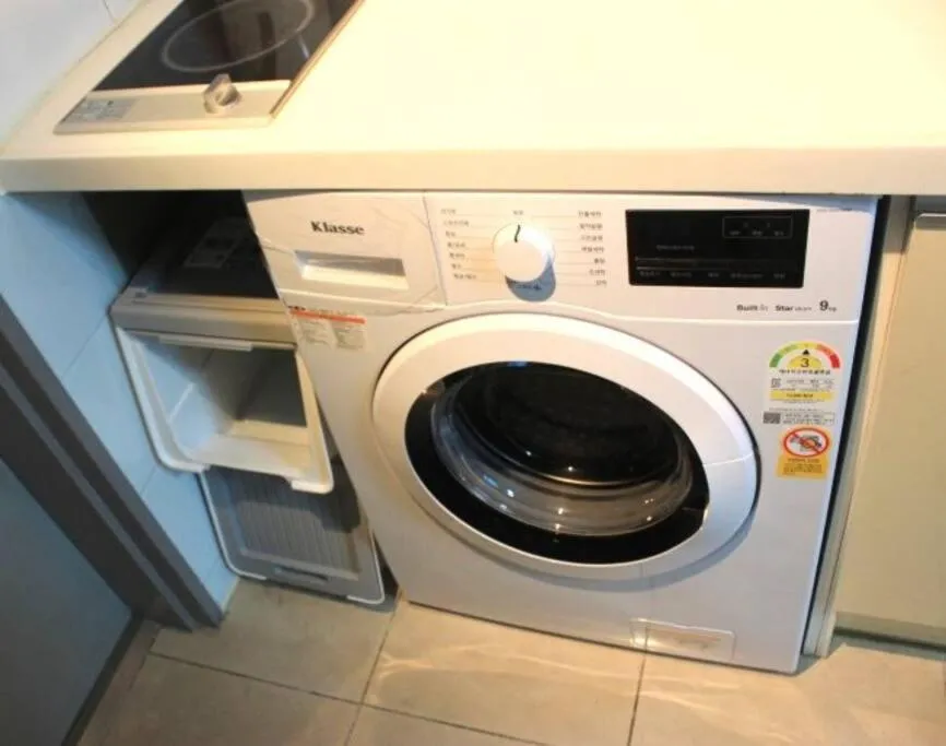 Image of W House R 1013