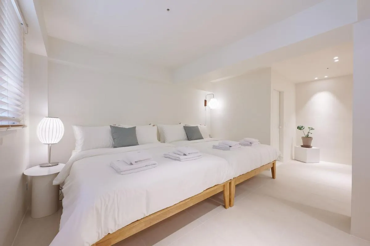 Image 5 of White Linen House