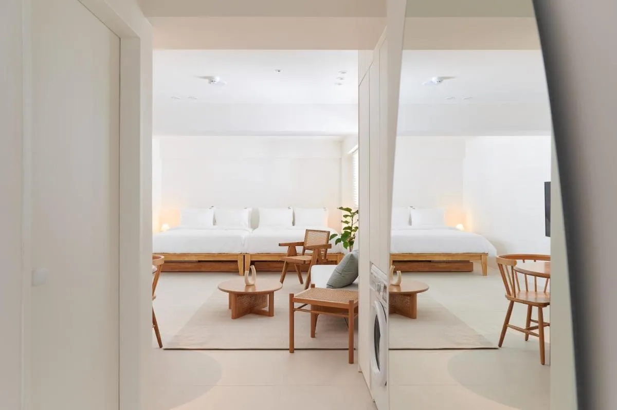 Image 6 of White Linen House
