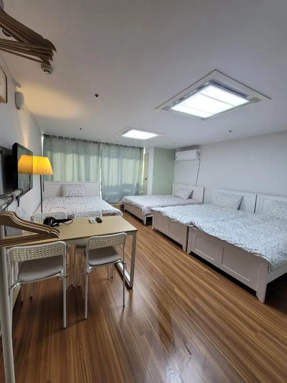 Image of White Stay