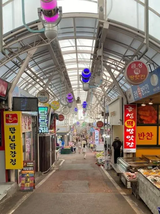 Image 4 of 김포공항 목동역 남부시장 65인치 넷플무료 고척스카이돔 상암경기장 투룸
