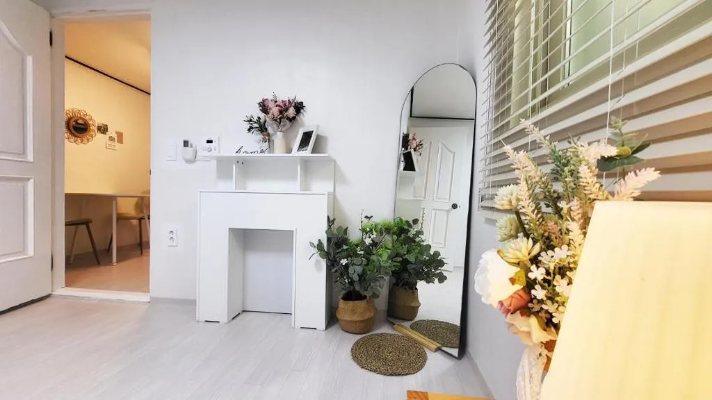 Image of 홍대 # Stay H101