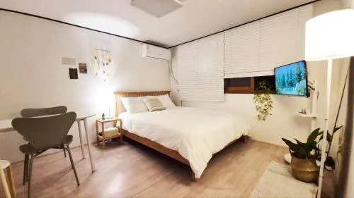 Image 1 of 홍대 연남 # Stay Y201