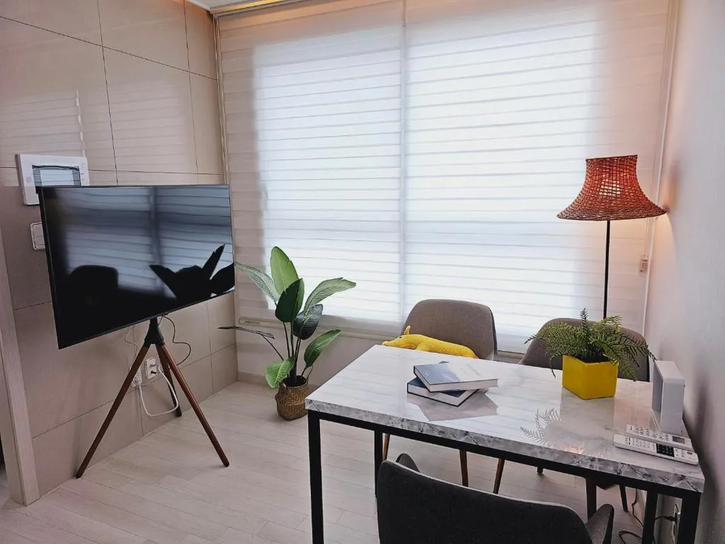 Image of 환상적인 뷰의 옐로우 하우스