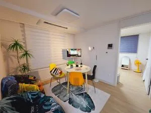 Image 5 of near Jamsil Coex Lotteworld – full option lovely house