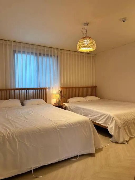 Image 4 of 10-minute walk from Hongdae Entrance Station, BBQ, campfire, 2 rooms, 3 beds
