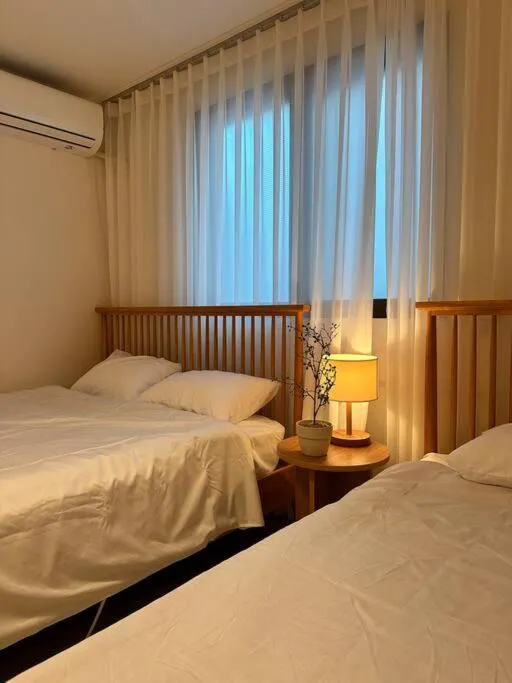 Image 1 of 10-minute walk from Hongdae Entrance Station, BBQ, campfire, 2 rooms, 3 beds