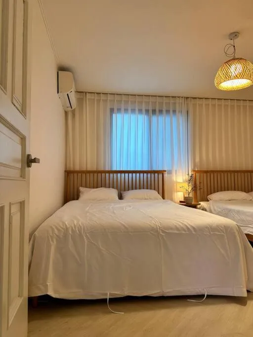 Image 2 of 10-minute walk from Hongdae Entrance Station, BBQ, campfire, 2 rooms, 3 beds